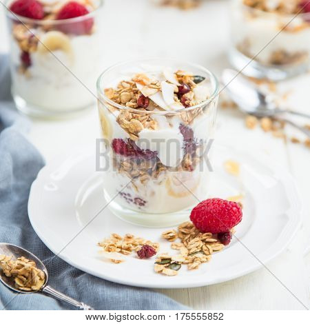 Healthy Energy-boosting Granola And Yogurt Breakfast