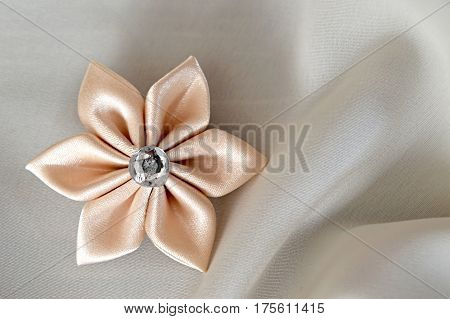 Wedding accessories: Handmade silk fabric kanzashi flower