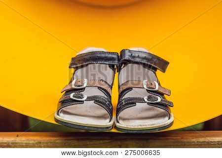 Childrens Orthopedic Shoes. Thomas Heel, Arch Support