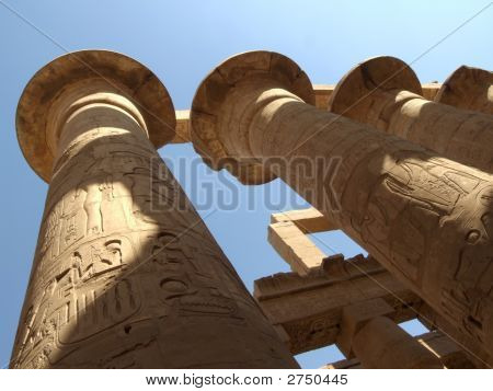 Luxor. Hall à colonnades dans le Temple de Karnak