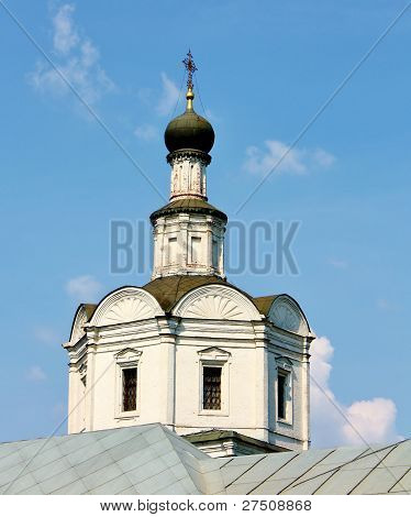 Dome af Ærkeenglen tempel i Andronicus kloster