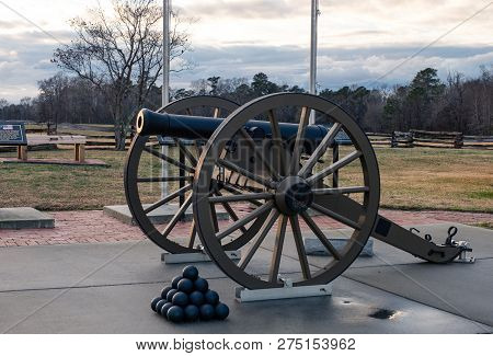 Cannon And Field At Averasboro Battle Field, Nc-circa 2018: Civil War Battlefield And Monuments