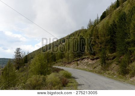 The Road To The Pass Katu-yaryk On The Ulagan Plateau In The Altai Republic