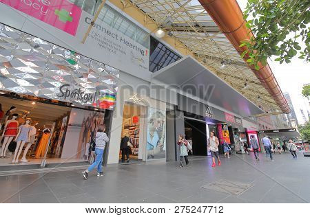 Melbourne Australia - December 4, 2018: Unidentified People Visit Bourke Street Shopping Mall In Mel