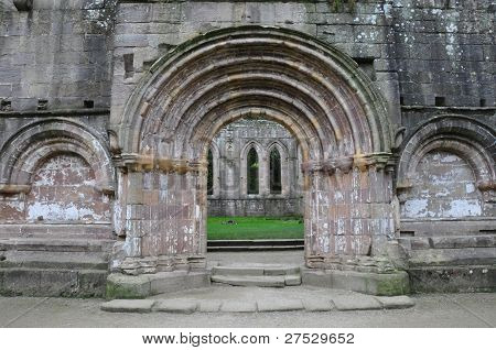 Çeşme Abbey kemer