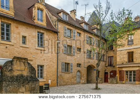 Square In Sarlat-la-caneda Historical Center, Department Of Dordogne, France