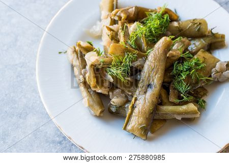 Turkish Food Broad Beans With Olive Oil And Dill / Zeytinyagli Bakla.