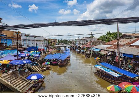 Samutsongkhram/thailand - 16 September 2107:beautiful View From Amphawa Floating Market In Holiday T