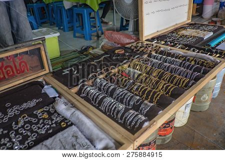 Samutsongkhram/thailand - 16 September 2107 :selling Accessories Shop In Amphawa Floating Market At 
