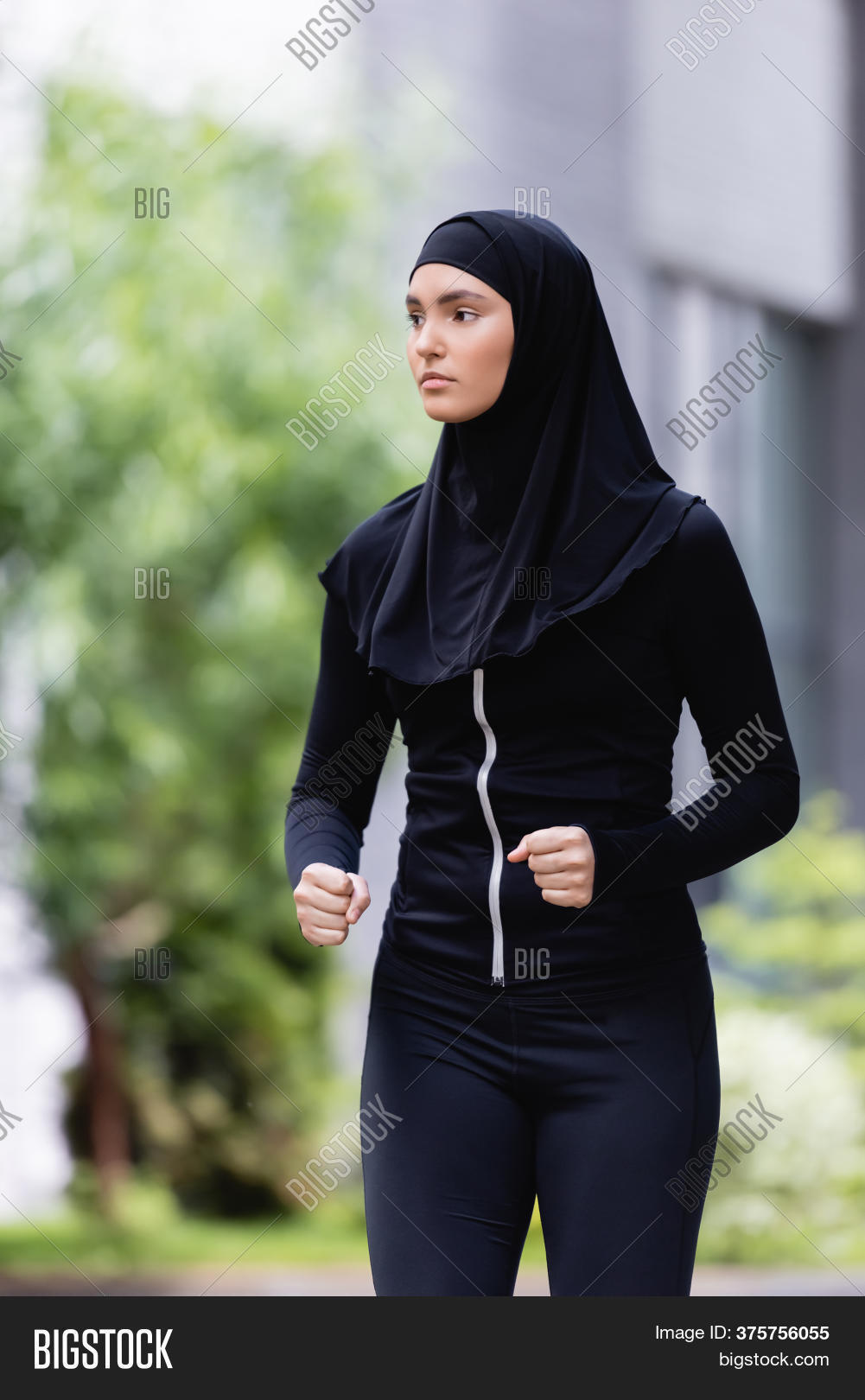 Мусульманка красавица. Увидели без хиджаба. Самрой кесинович и сабиной селимович. Увидели без хиджаба. Увидели без хиджаба.