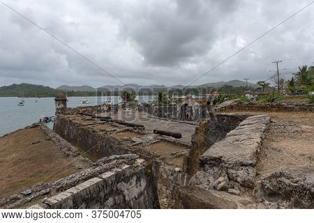 Visitors To The Santiago Battery Fortifications, Portobelo, San Lorenzo, Panama