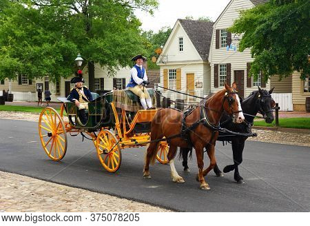 Williamsburg, Virginia, U.s.a - June 30, 2020 - A Horse Carriage On The Street