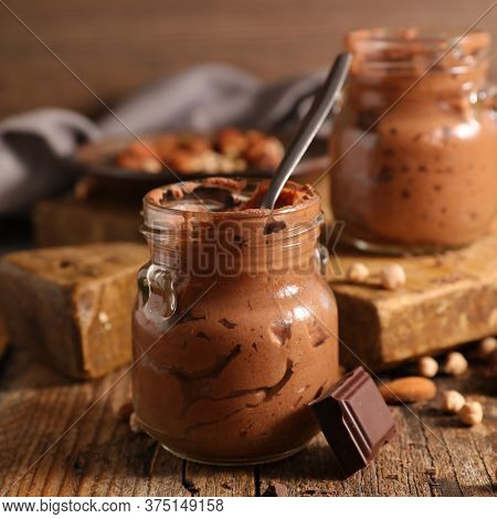 chocolate mousse- vegan homemade chocolate mousse