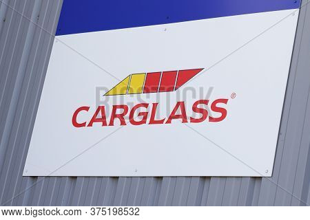 Bordeaux , Aquitaine / France - 07 05 2020 : Carglass Logo And Text Sign On Store Station Service Of