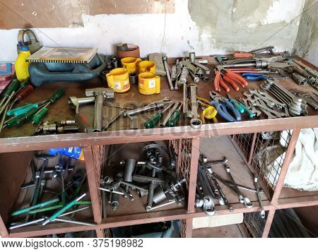 Bangalore, Karnataka/india-feb 08 2020: Closeup Of Indian Local Two Wheeler Mechanic Shop With Tools