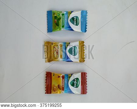 Bangalore, Karnataka/india-jan 25 2020: Pile And Heap Of Different Variety Vicks Cough Drops Like Ho
