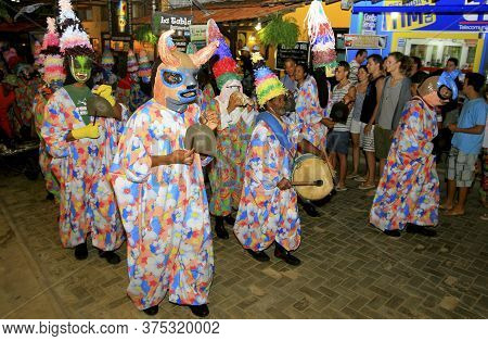 Cairu, Bahia / Brazil - November 14, 2013: Members Of The Caretas De Cairu Culture Group Are Seen Du