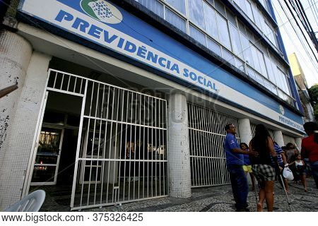 Salvador, Bahia / Brazil - September 28, 2015: Facade Of The Inss Agency Of Avenida Sete De Setembro