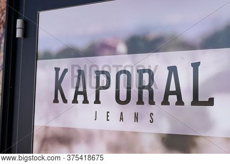 Bordeaux , Aquitaine / France - 07 06 2020 : Kaporal Jeans Sign Logo And Text On Windows Shop Of Fas