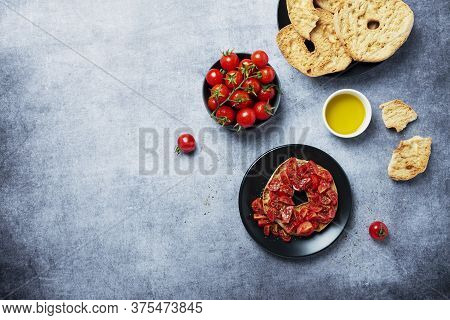 Friselle With Tomato, Oil And Origano