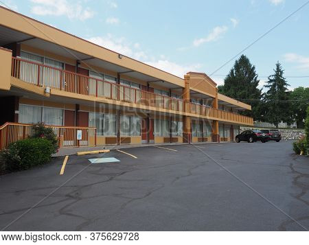 Luray, Usa - June 6, 2019: Image Of The Quality Inn Motel In Luray.