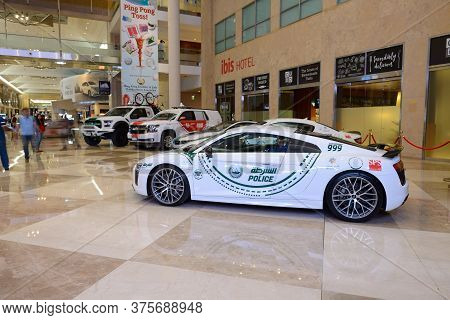 Dubai, Uae - November 16: The Audi R8 V10 Sportscar Of Dubai Police Is On Dubai Motor Show 2019 On N