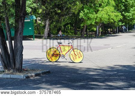 Essentuki- July 05: Ads For A Gift Shop Are Placed On A Bicycle And Its Wheels. July 05, 2020 In Ess