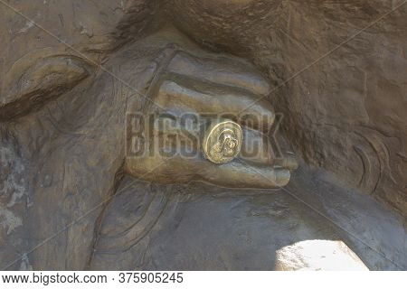 Czestochowa, Poland June 23, 2020: Monument To Cardinal Stefan Wyszynski Kneeling In Front Of The Ma