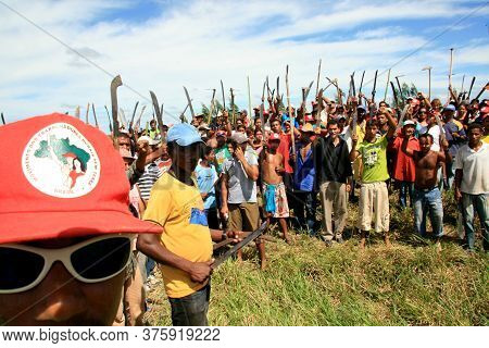 Eunapolis, Bahia / Brazil - April 8, 2009: Member Of The Landless Movement - Mst - Are Spotted Durin