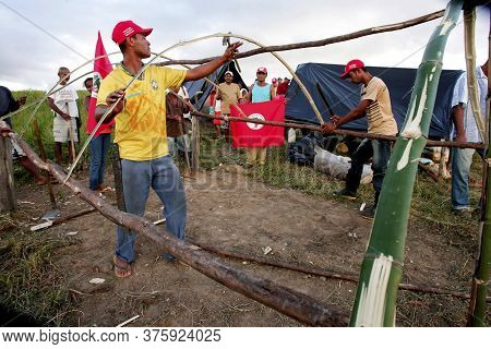 Itamaraju, Bahia / Brazil - April 26, 2010: Rural Workers, Members Of The Landless Movement - Mst - 