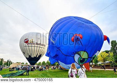 Igualada, Barcelona, July 07 De 2022. 26th European Balloons Festival. Concentration Of Hot Air Ball