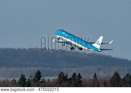 Zurich, Switzerland, January 2, 2023 Klm Royal Dutch Airlines Embraer E190-std Aircraft Is Taking Of