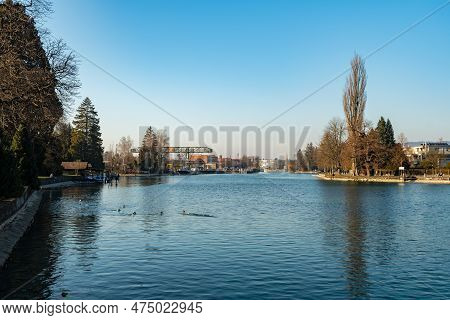 Thun, Switzerland, February 12, 2023 Waterfront At The Lake Of Thun On A Sunny Day