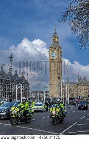 London - April 2023: Metropolitan Police Service Officers Gurad On Duty The Big Ben Clock Tower.it O