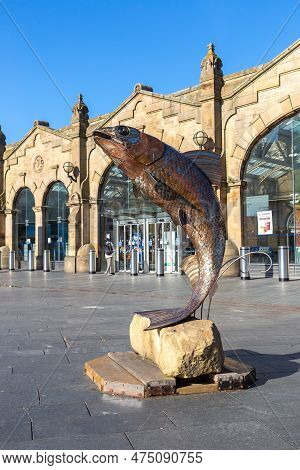 Sheffield, Uk - June 16, 2022: Sculpture Salmon Of Steel In Front Of Sheffield Train Station In A Su
