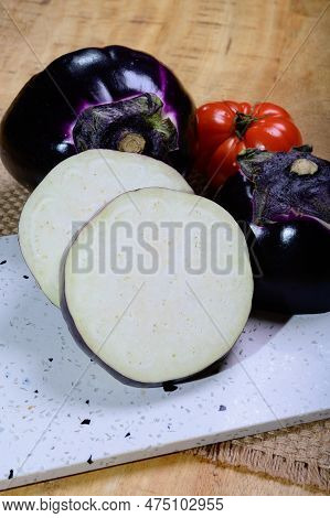 Fresh Ripe Sicilian Purple Globe Violetta Eggplants Vegetables Ready To Cook, Healthy Italian Food