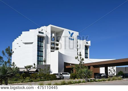 Newport Beach, California - 22 Apr 2023: Main Entrance At Vea Newport Beach, A Marriott Resort And S