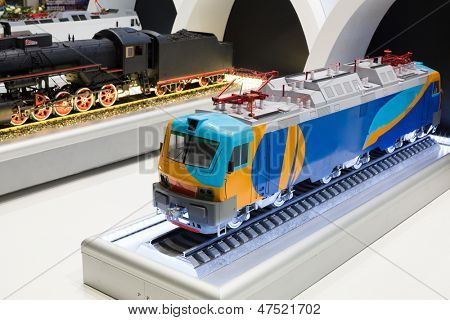 Moskva - DEC 6: Vlak rozložení v VI mezinárodní výstavy Transport v Rusku v Gosti komplexní