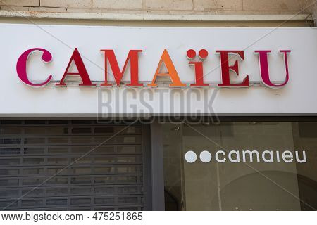 Bordeaux ,  Aquitaine France - 04 17 2023 : Camaieu Logo Store Brand Camaïeu Bankruptcy Shop Facade 