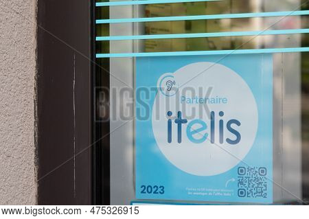 Lyon , Aura France - 04 24 2023 : Itelis Sign Text Shop Facade Mutual Optician Brand Logo Extensive 