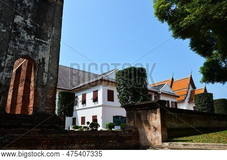 Ancient Ruins Buildings And Antique Architecture Dusit Sawan Thanya Mahaprasat Hall Of King Narai Ra