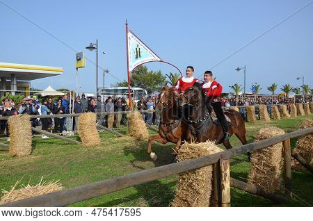 Sant'antioco, Sardinia 04.15.2018: Pariglie In Onor Of Antioco Saint