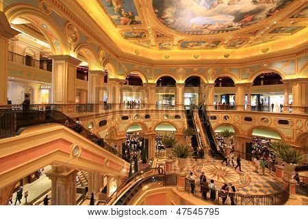 Cotai şerit, Makao, Çin - 16 Nisan 2013: Venedik Hotel, Makao - ünlü alışveriş merkezi