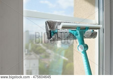 Window Cleaner Squeegee, Microfiber Squeegee And Scrubber. Long Handle Professional Squeegee For Out