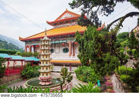 Buddhist Temple Of Supreme Bliss  Kek Lok Si. One Of Popular Tourist Attractions In The Remote Area 