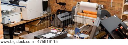 Paper Trimmer And Professional Print Plotter Machine In Print Center, Banner.