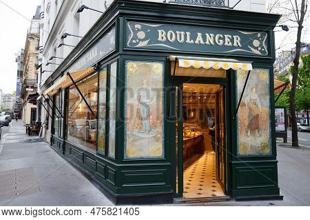 Paris, France-avril 29, 2023 : Gana Handcraft Bakery And Pastry Shop Located At Ordener Streetin 18t