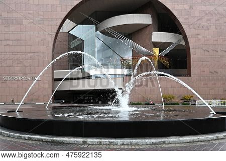 Costa Mesa, California - 5 May 2023: Segerstrom Hall With The Fountain In The Foreground.
