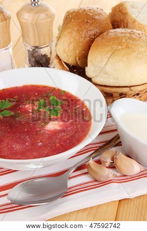 Vynikající boršč v tabulce detail