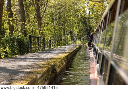 Llangollen, Dengighshire Wales - 21 April 2019: Narrow Boats On The Llangollen Canal As It Crosses T